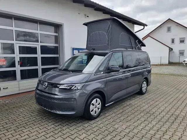 Neu VW California Beach 150 PS (110 kW) 2026 Puregrey Van