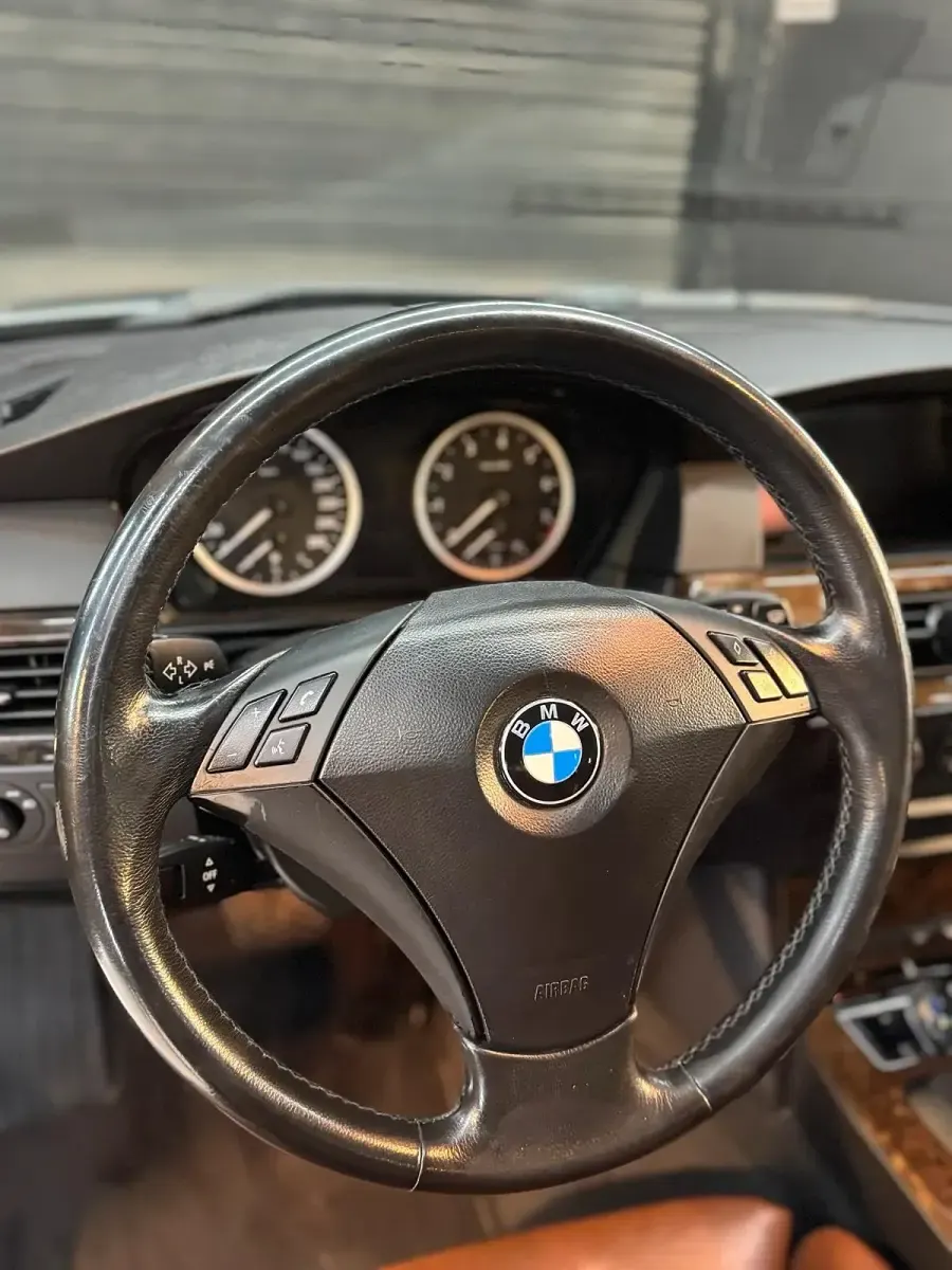 Gebraucht BMW 530 258 PS (189 kW) 2005 Grau Limousine