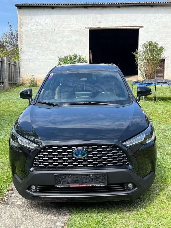 Schwarz Gebraucht 2023 Toyota Corolla Cross Active SUV | 22.000 € - Bild 1/4