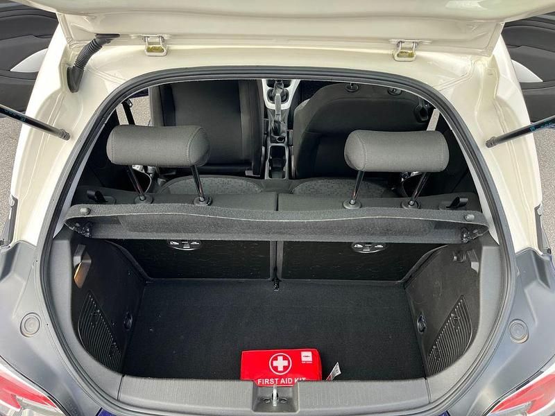 Usado Opel Adam 69 HP (50 kW) 2013 Azul Citadino