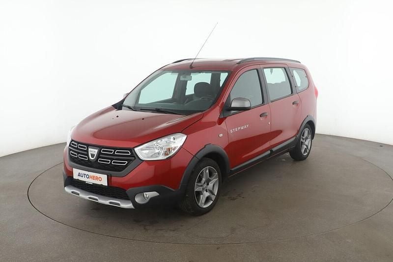 Rot Gebraucht 2020 Dacia Lodgy Stepway Van / Kleinbus | 13.690 € (Fairer Preis) - Bild 1/3