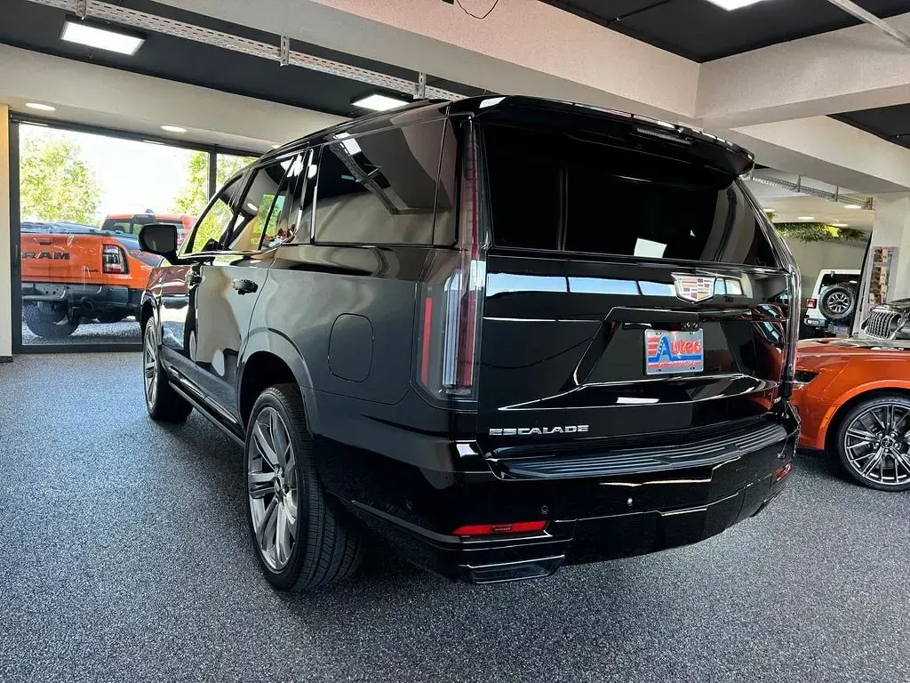 Neu Cadillac Escalade 426 PS (313 kW) 2026 Schwarz SUV