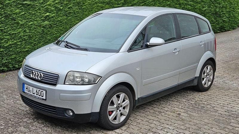 Silber Gebraucht 2004 Audi A2 Kleinwagen | 3.900 € (Fairer Preis) - Bild 1/4