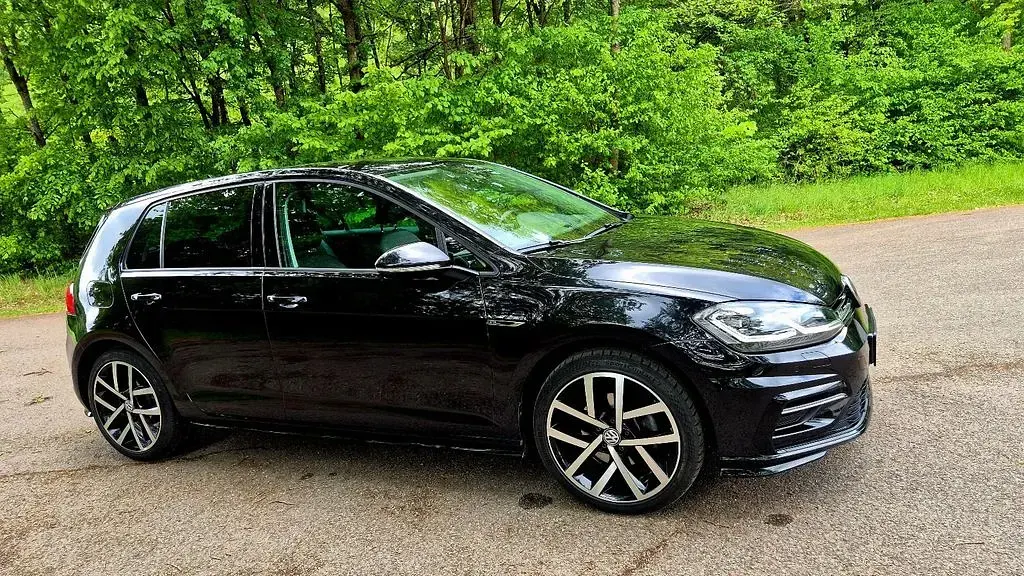 Second-hand VW Golf VII Highline 150 CP (110 kW) 2019 Negru Berlinǎ