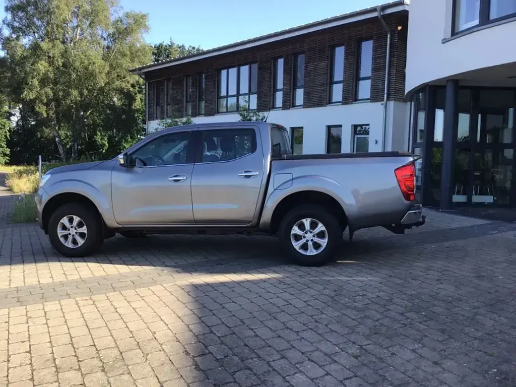 Gebraucht Nissan Navara 163 PS (119 kW) 2016 Grau Pickup