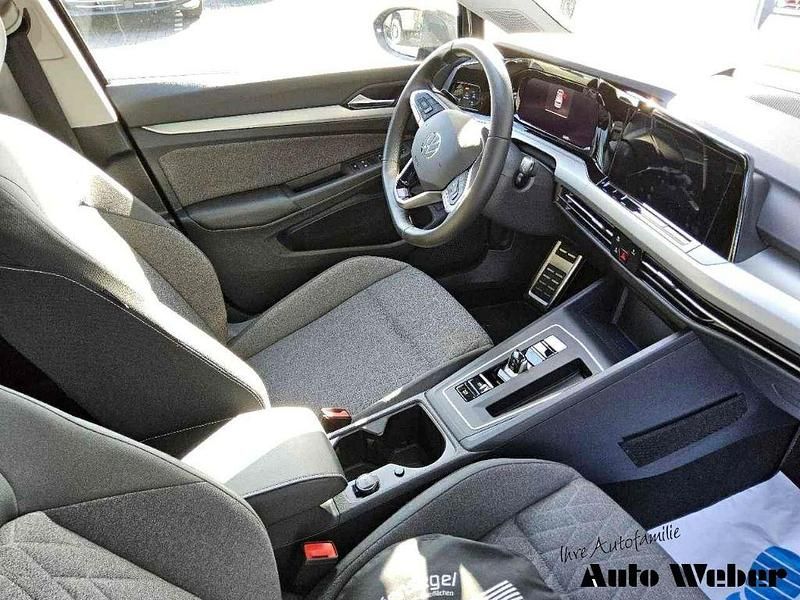 Gebraucht VW Golf VIII Move 110 PS (80 kW) 2024 Grau Limousine