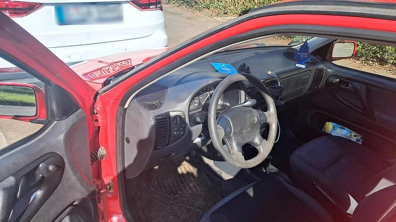 Gebraucht VW Polo 60 PS (44 kW) 1997 Rot Kleinwagen