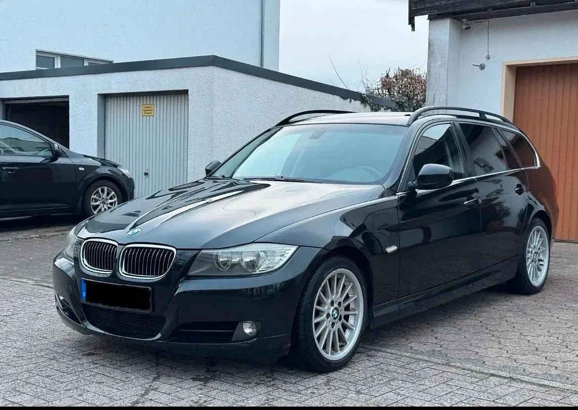 Gebraucht BMW 325 197 PS (144 kW) 2009 Schwarz Kombi