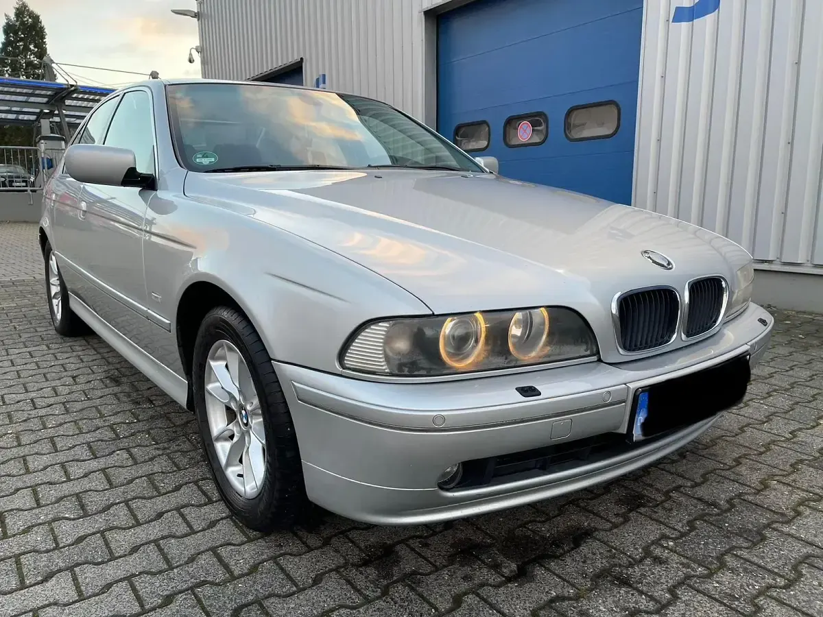 Gebraucht BMW 525 192 PS (141 kW) 2002 Silber Limousine