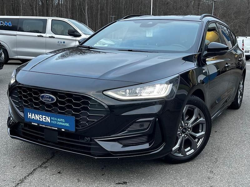 Schwarz Gebraucht 2025 Ford Focus ST-Line X Limousine | 26.890 € (Fairer Preis) - Bild 1/4