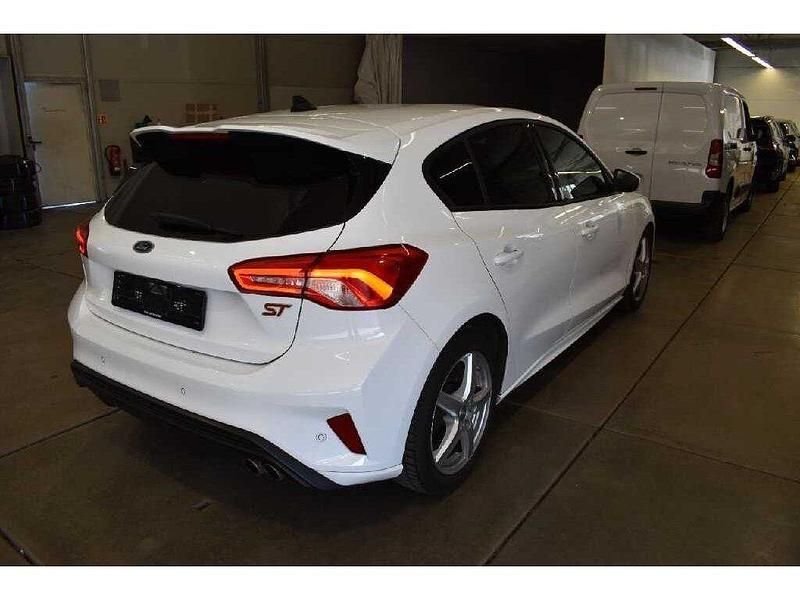 Gebraucht Ford Focus ST 190 PS (139 kW) 2022 Weiß Limousine