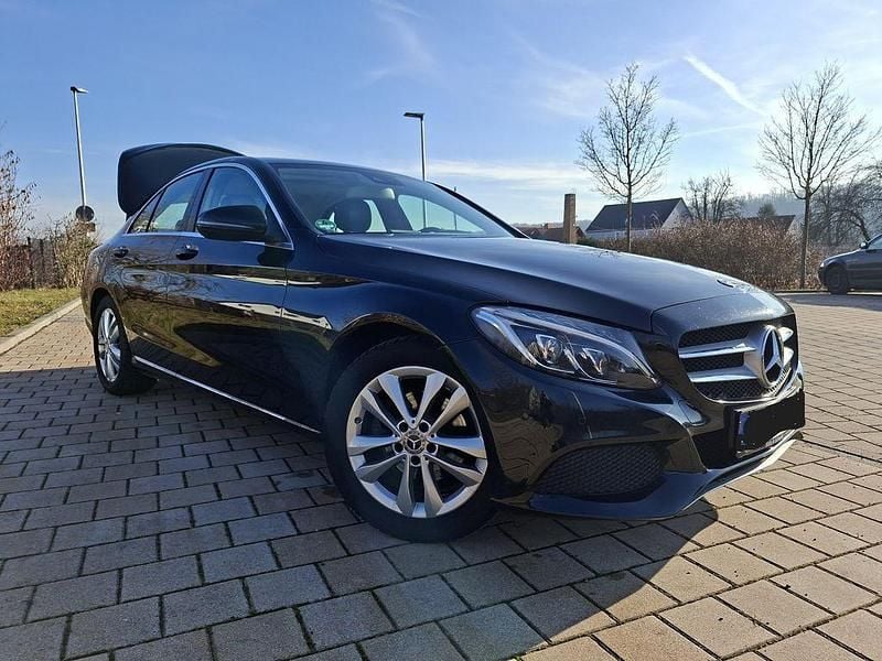 Gebraucht Mercedes C180 156 PS (114 kW) 2018 Schwarz Limousine