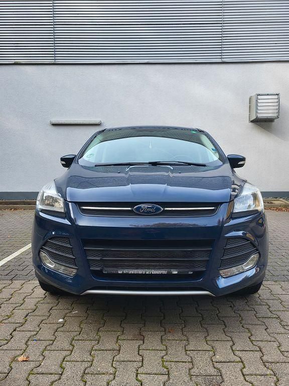 Gebraucht Ford Kuga Trend 150 PS (110 kW) 2016 Blau SUV