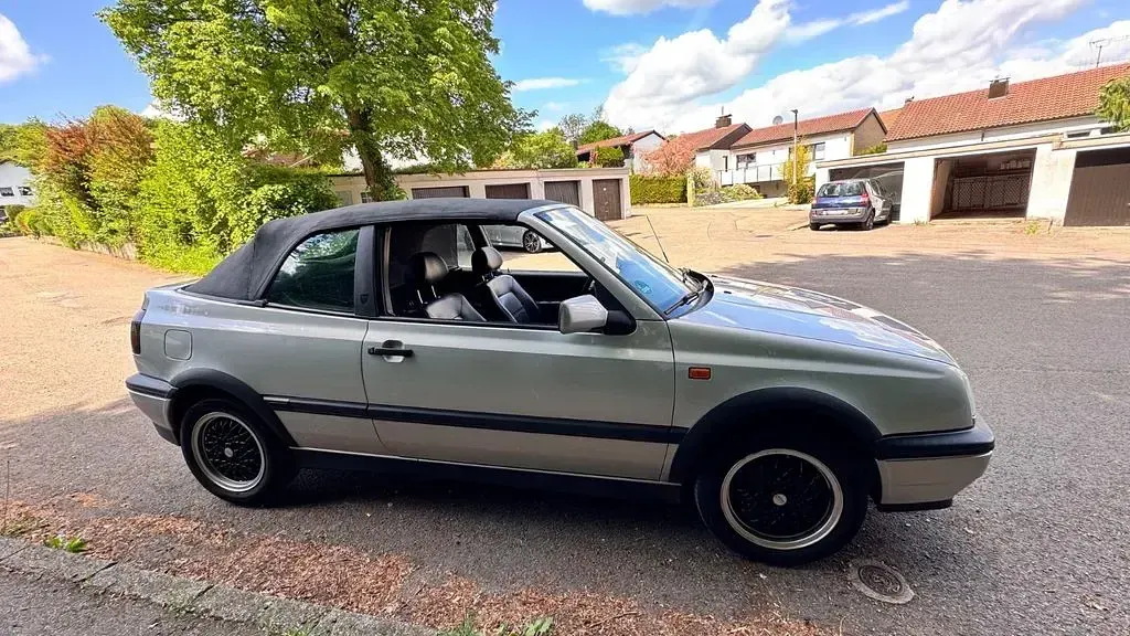 Gebraucht VW Golf 90 PS (66 kW) 1994 Silber Cabrio