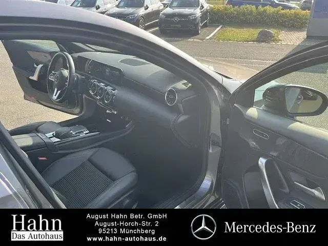 Gebraucht Mercedes A200 Progressive 163 PS (119 kW) 2020 Grau Limousine