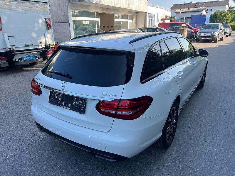 Gebraucht Mercedes C220 Avantgarde 170 PS (125 kW) 2017 Weiß Limousine