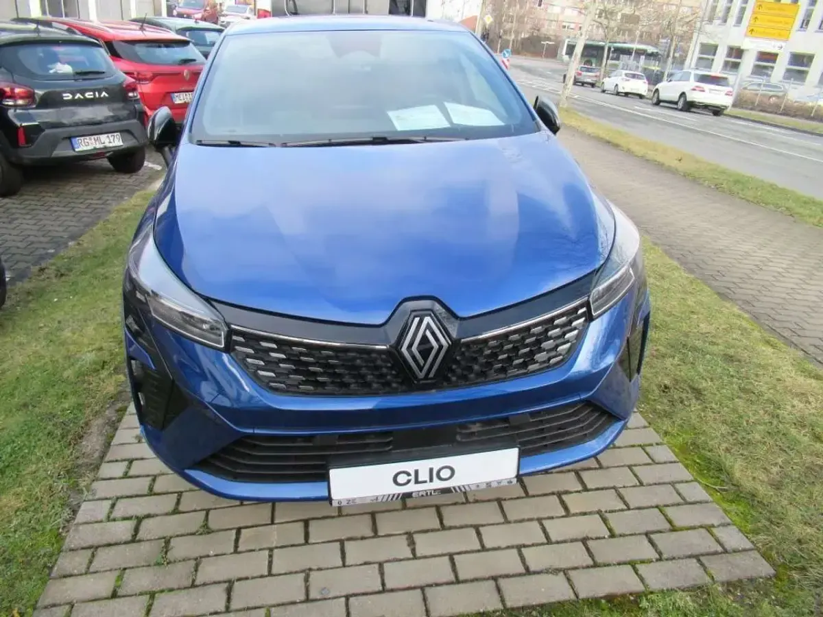 Gebraucht Renault Clio Techno 91 PS (66 kW) 2024 Iron blau metallic Kleinwagen