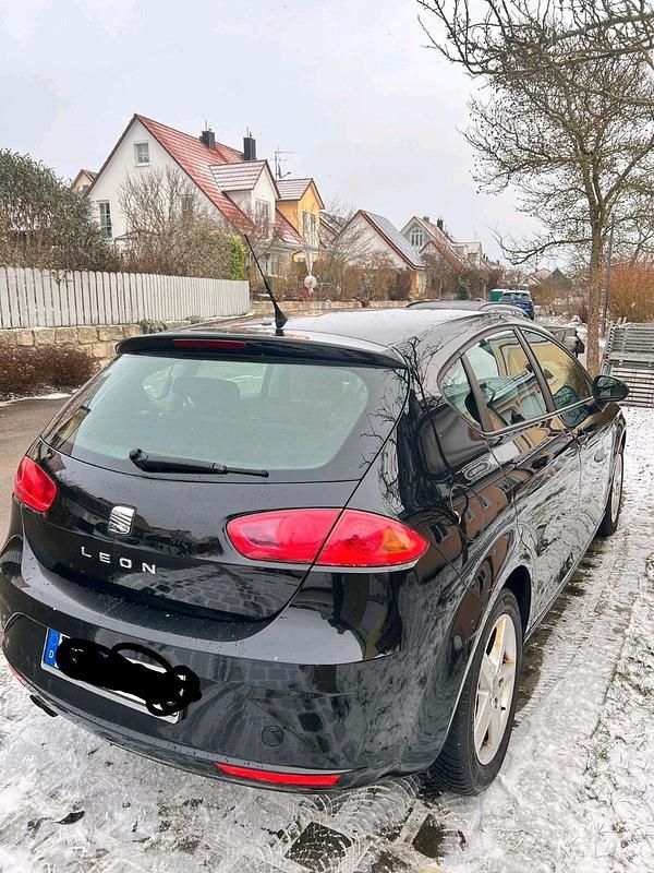 Schwarz Gebraucht 2012 Seat Leon Kleinwagen | 4.299 € (Superpreis) - Bild 1/4