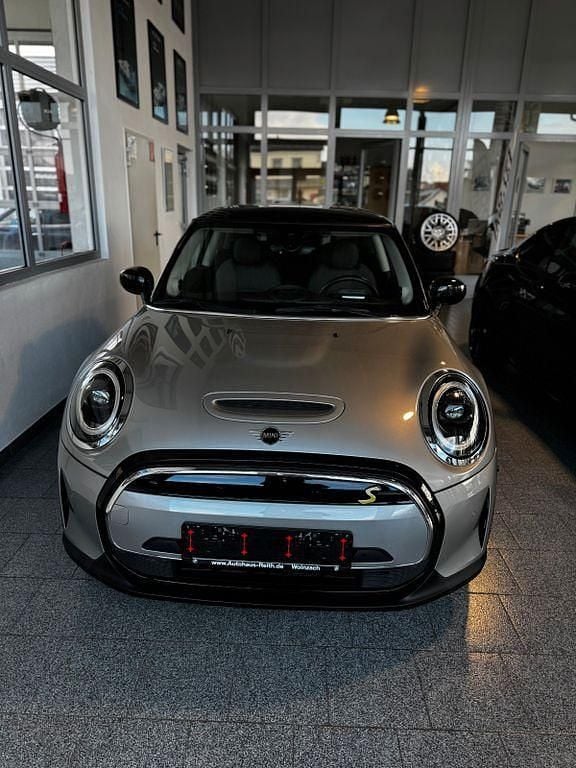 Gebraucht Mini Cooper SE Classic 135 kW (184 PS) 2023 Silber Kleinwagen