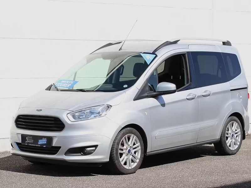 Gebraucht Ford Tourneo Courier Titanium 101 PS (74 kW) 2017 Silber Van / Kleinbus
