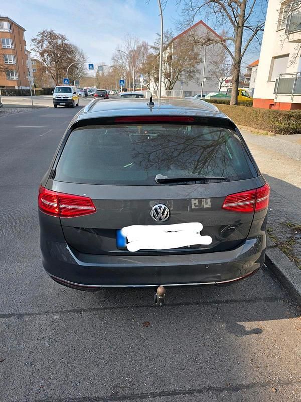 Gebraucht VW Passat Highline 150 PS (110 kW) 2017 Grau Kombi