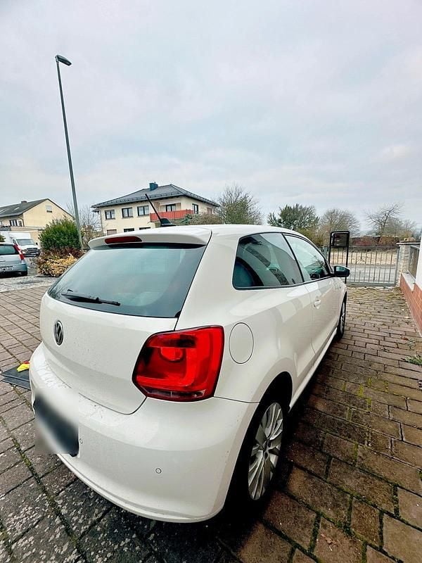 Gebraucht VW Polo Life 90 PS (66 kW) 2013 Weiß Kleinwagen