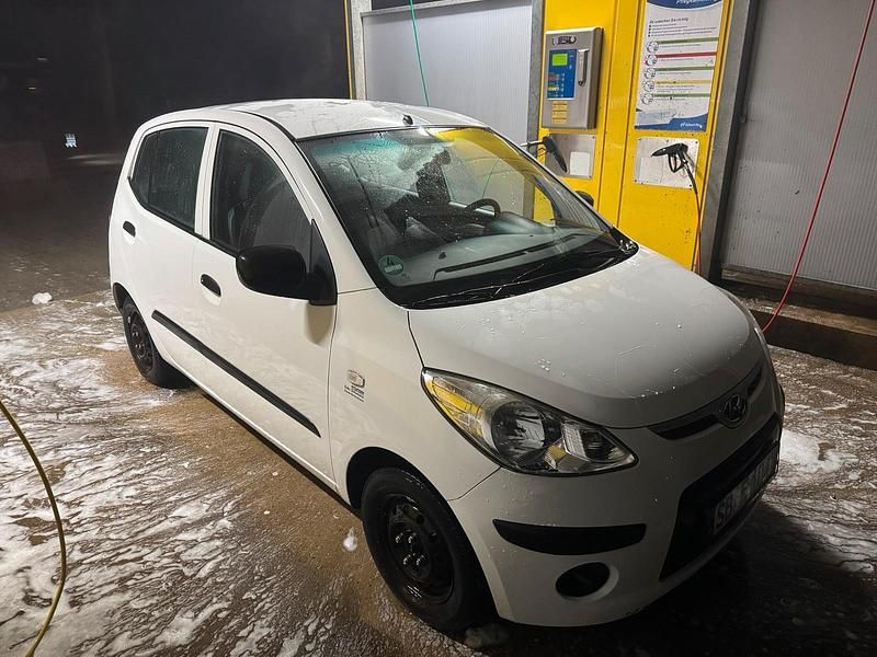 Weiß Gebraucht 2010 Hyundai i10 Classic Kleinwagen | 2.100 € (Superpreis) - Bild 1/4