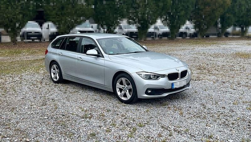 Silber Gebraucht 2017 BMW 320 Advantage Kombi | 11.500 € (Guter Preis) - Bild 1/4