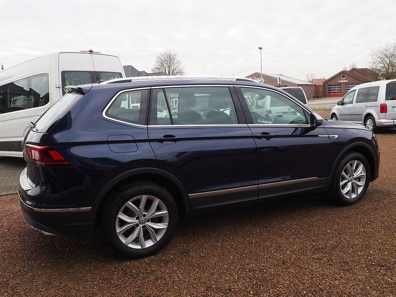 Gebraucht VW Tiguan Allspace Highline 150 PS (110 kW) 2021 Blau SUV