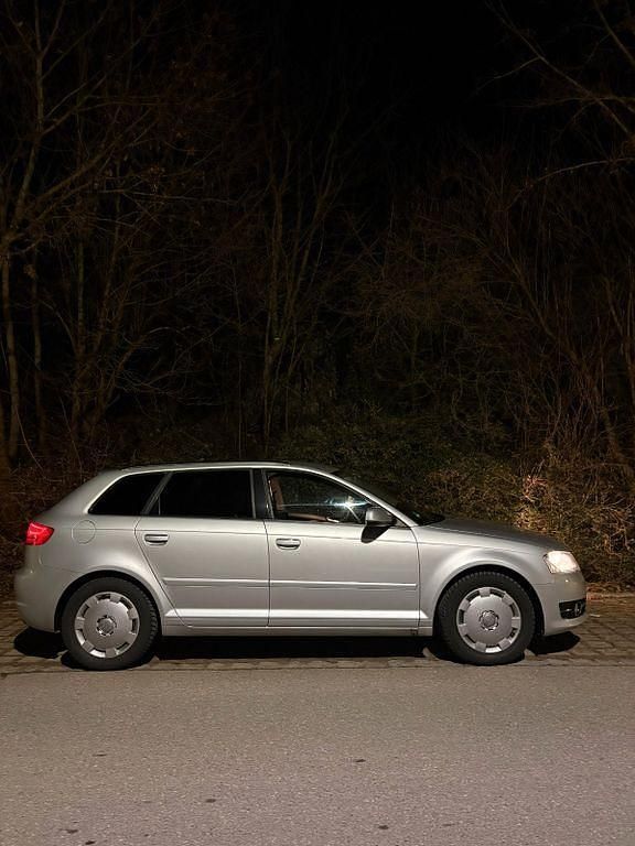 Gebraucht Audi A3 Ambiente 125 PS (91 kW) 2010 Silber Kleinwagen