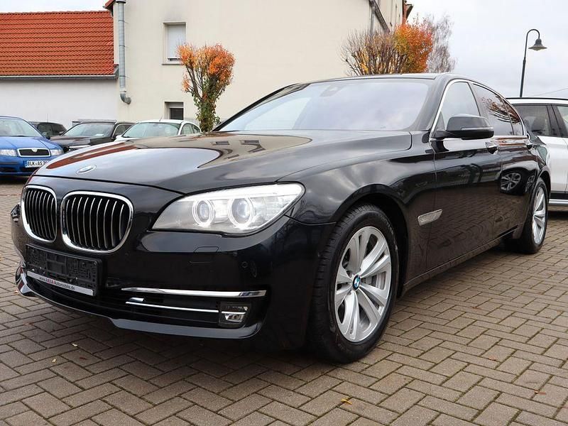 Schwarz Gebraucht 2013 BMW 740 Limousine | 11.990 € (Superpreis) - Bild 1/4