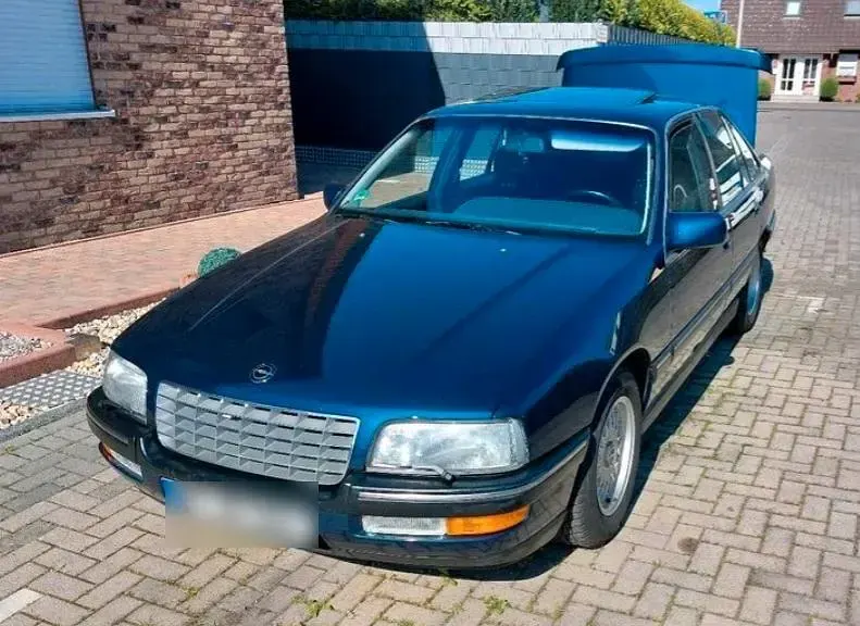 Second-hand Opel Senator 177 CP (130 kW) 1990 Albastru Berlinǎ