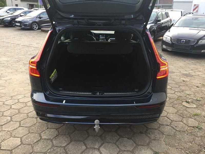 Gebraucht Volvo V60 Ultra 310 PS (228 kW) 2024 Blau Kombi