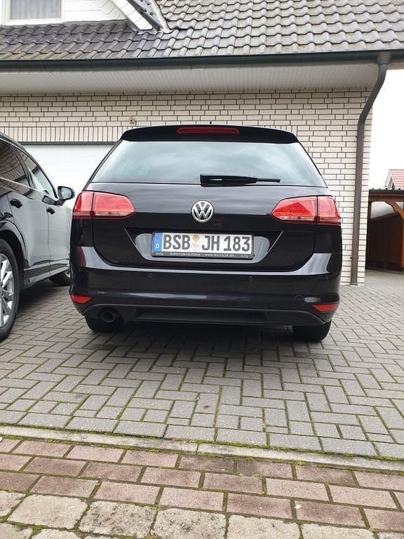Gebraucht VW Golf VII 110 PS (80 kW) 2017 Schwarz Limousine