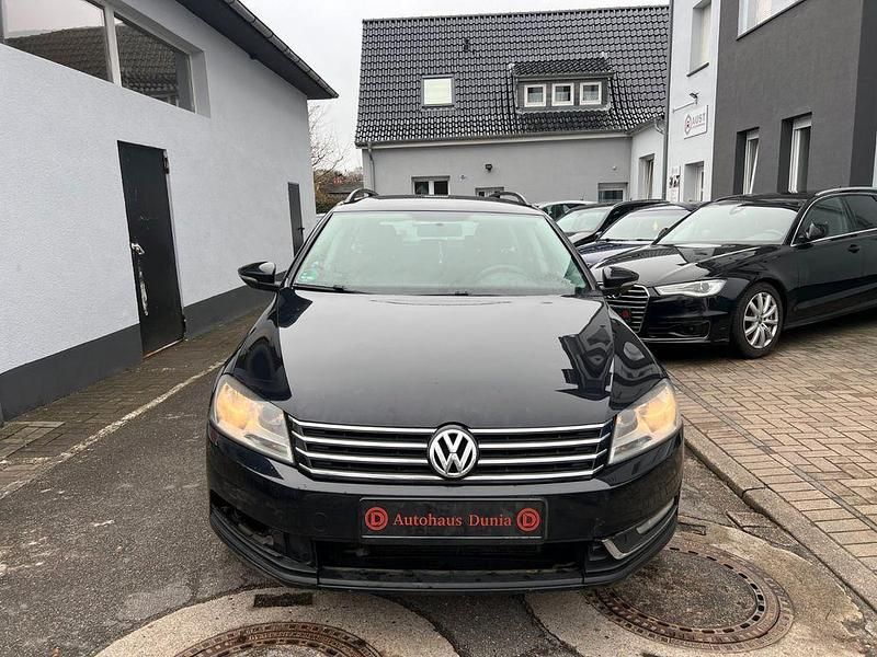 Gebraucht VW Passat 105 PS (77 kW) 2011 Schwarz Limousine
