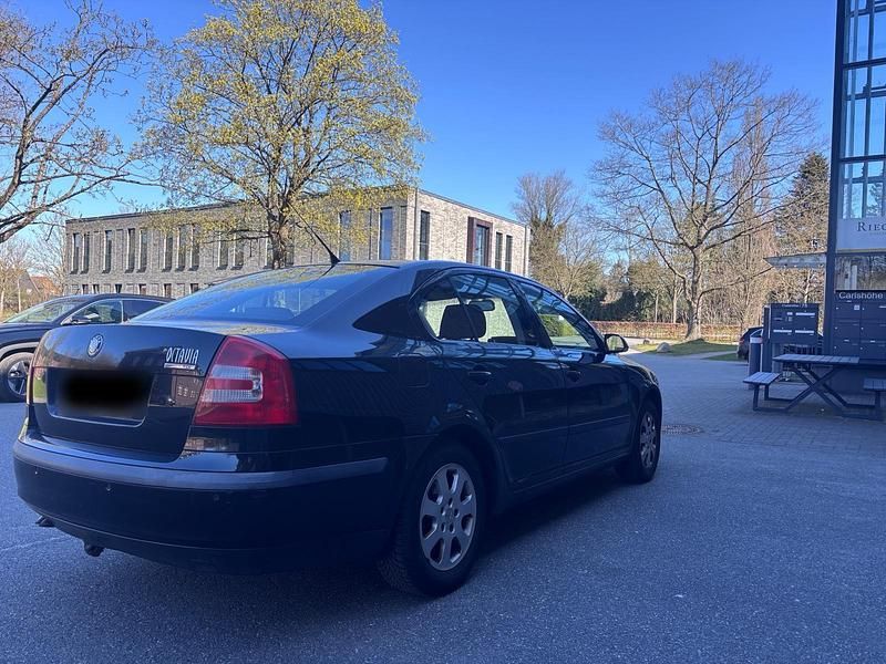 Gebraucht Skoda Octavia 106 PS (77 kW) 2004 Schwarz Limousine