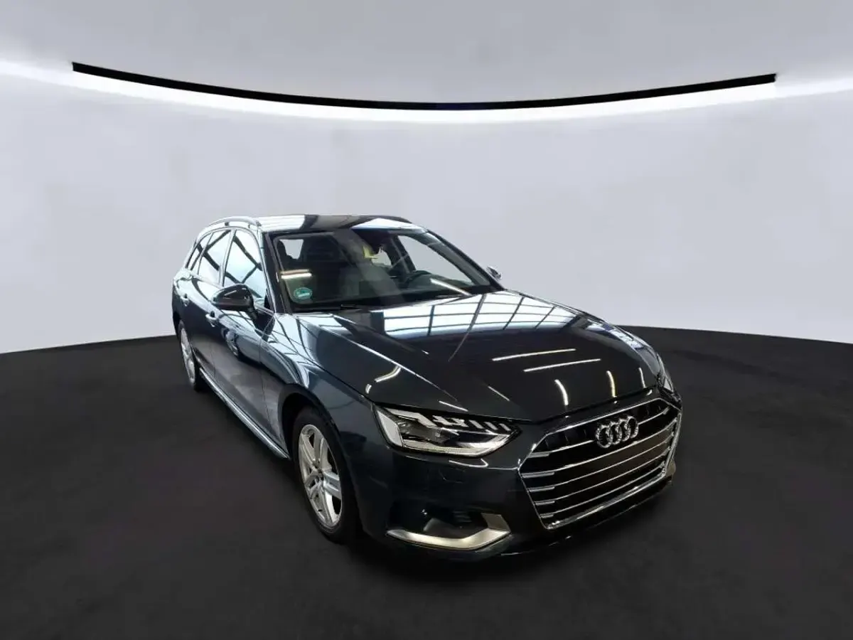 Gebraucht Audi A4 Advanced 204 PS (150 kW) 2024 Manhattangrau metallic Kombi