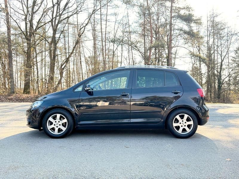 Gebraucht VW Golf VI Highline 105 PS (77 kW) 2011 Schwarz Kleinwagen