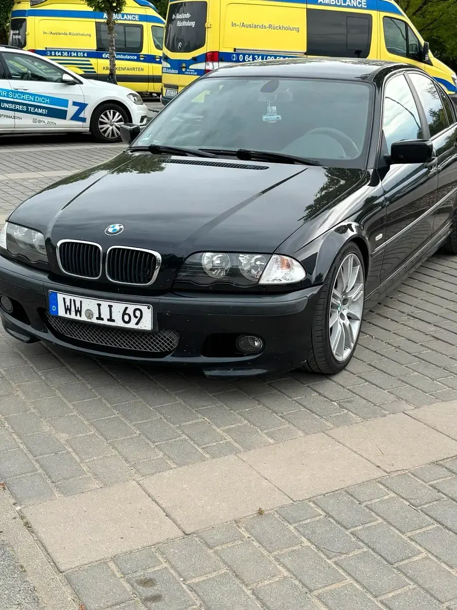 Gebraucht BMW 318 125 PS (91 kW) 1998 Schwarz Limousine
