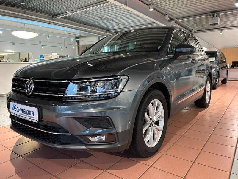 Grau Gebraucht 2020 VW Tiguan Highline SUV | 27.700 € (Guter Preis) - Bild 1/4