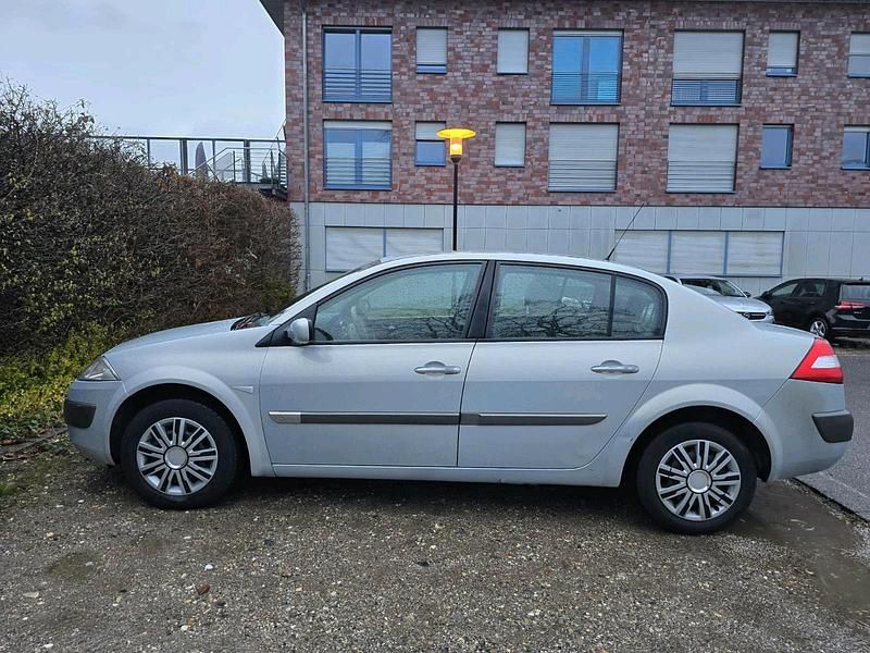 Gebraucht Renault Mégane II 113 PS (83 kW) 2004 Silber Limousine