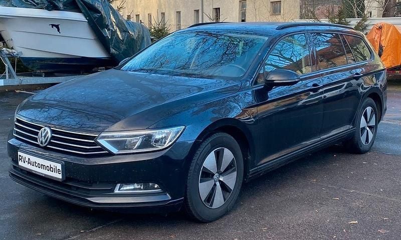 Gebraucht VW Passat Trendline 120 PS (88 kW) 2018 Schwarz Kombi
