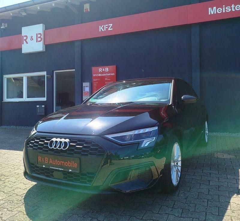Schwarz Gebraucht 2023 Audi A3 Sportback Advanced Limousine | 29.444 € (Fairer Preis) - Bild 1/4