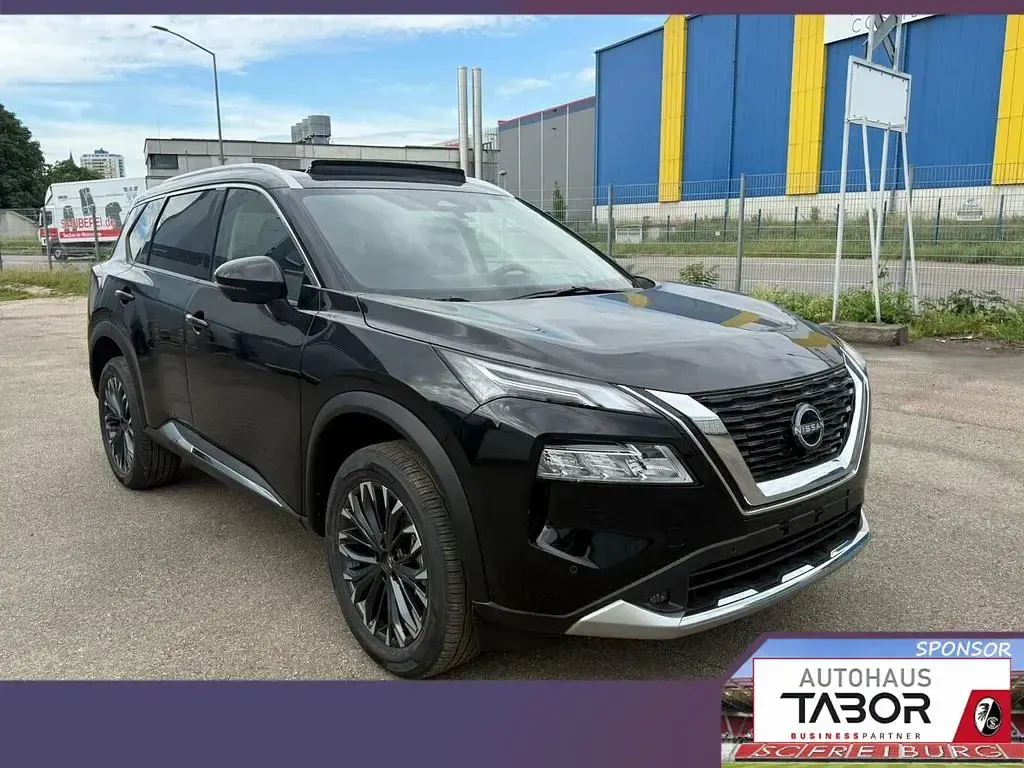 Neu Nissan X-Trail Tekna 163 PS (119 kW) 2026 Schwarz SUV
