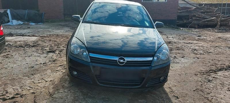 Gebraucht Opel Astra Elegance 125 PS (91 kW) 2004 Schwarz Limousine