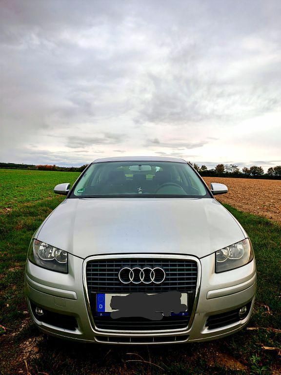 Silber Gebraucht 2006 Audi A3 Ambition Limousine | 3.950 € (Fairer Preis) - Bild 1/4