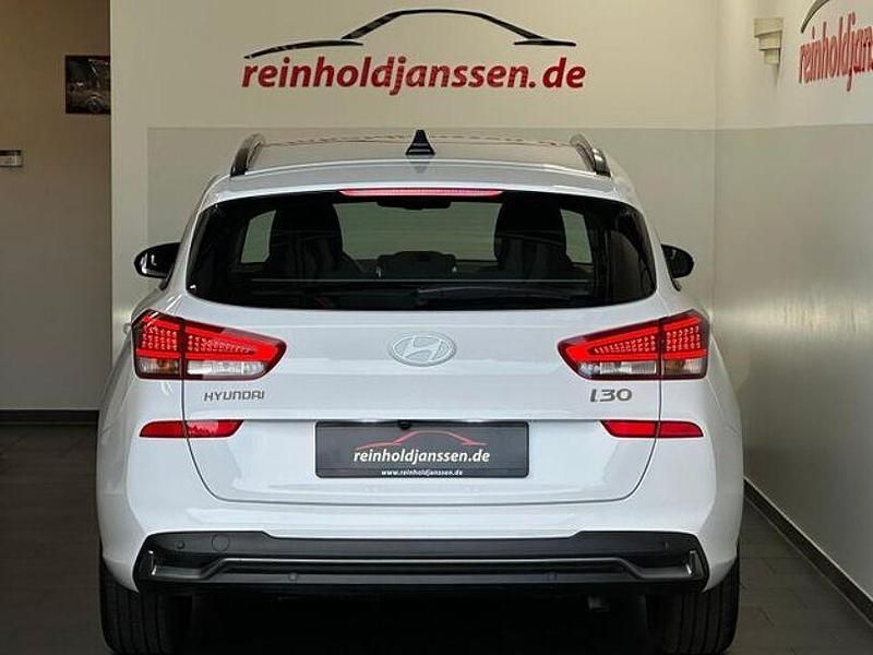 Gebraucht Hyundai i30 101 PS (74 kW) 2025 Weiß Kombi