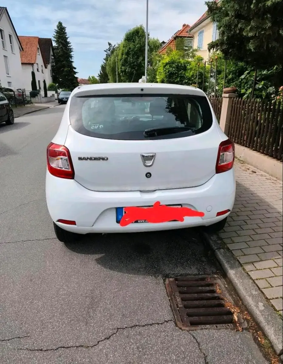 Gebraucht Dacia Sandero 75 PS (55 kW) 2014 Weiß Kleinwagen
