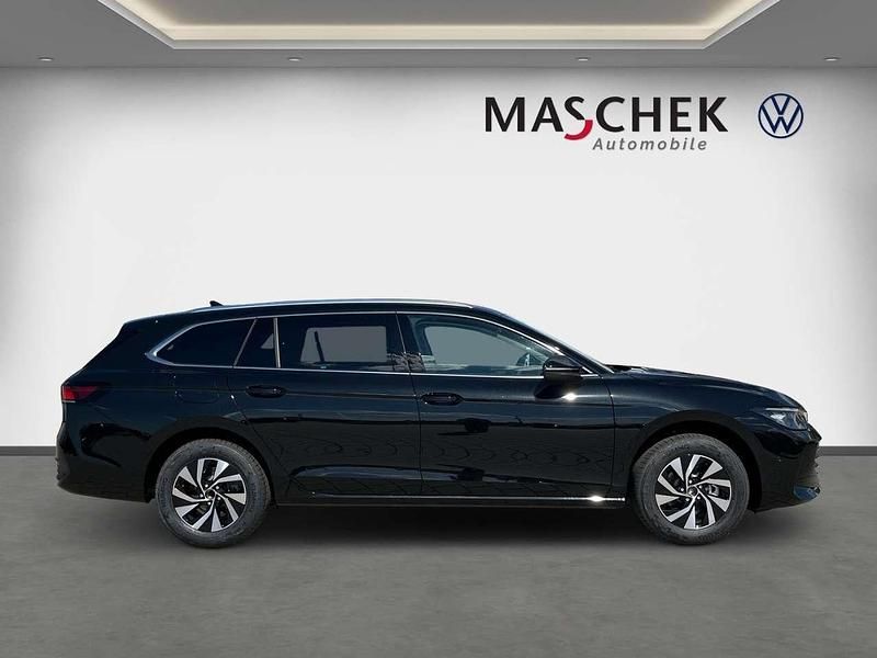 Neu VW Passat Business 150 PS (110 kW) 2026 Grenadillschwarz metallic Kombi