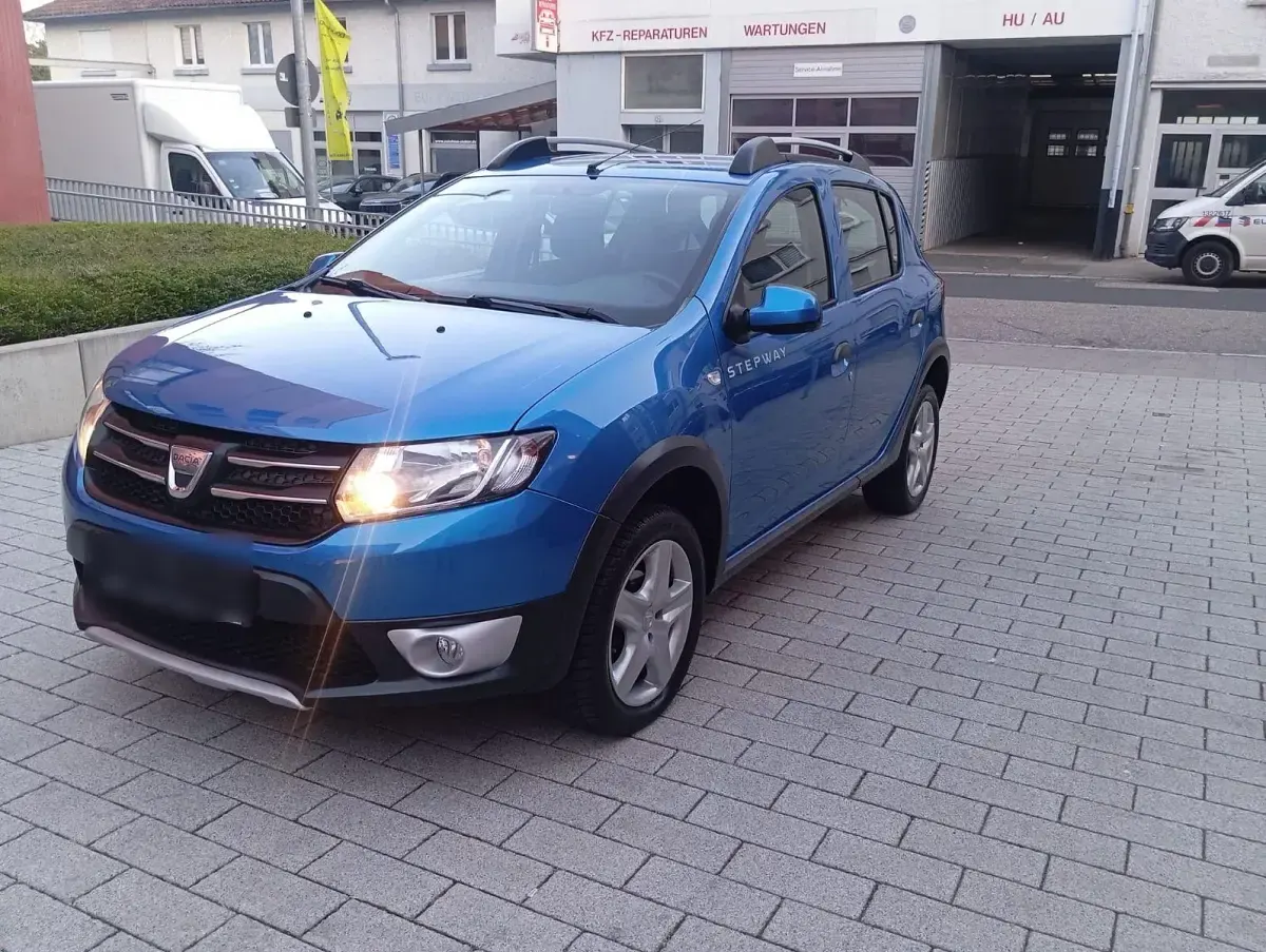 Gebraucht Dacia Sandero Prestige 90 PS (66 kW) 2013 Blau Limousine